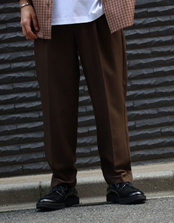 イージーテーパードトラウザー