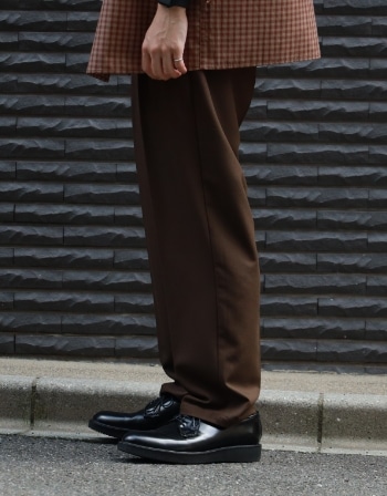 イージーテーパードトラウザー