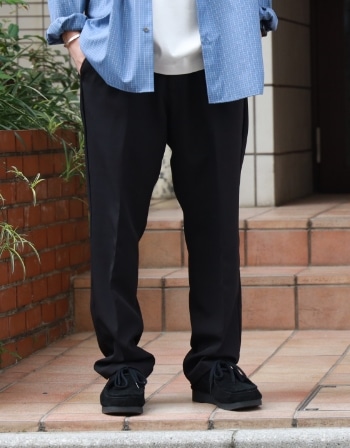 イージーテーパードトラウザー