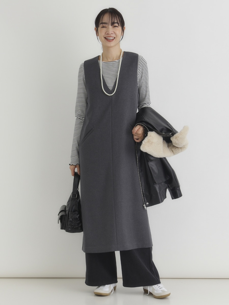 Vネックワンピース